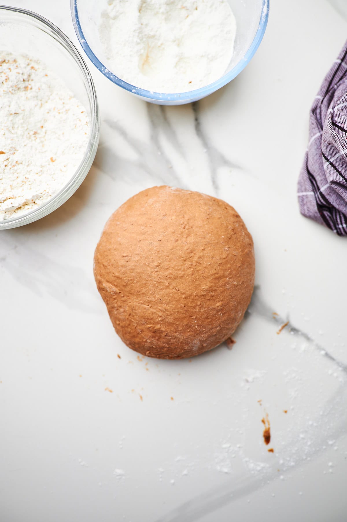 outback steakhouse bread shaped into a ball